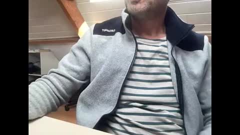 Snapshot of noux69 chatting on 11.09.25 noux69 online show from 11.09.25