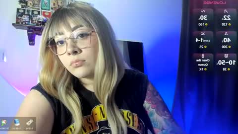 Snapshot of nova_gara chatting on 06.17.26 s online show from 06.17.26