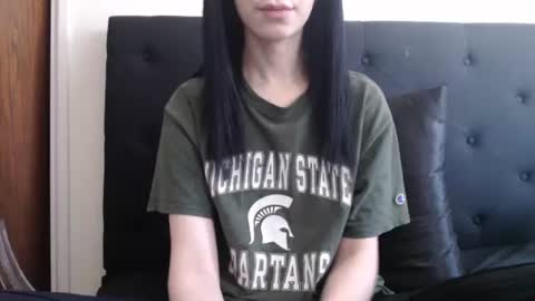 Olivia online show from 12.04.25