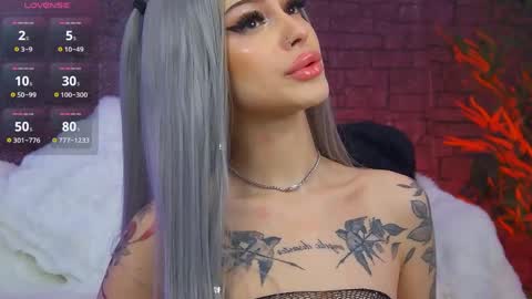 Snapshot of novajadex chatting on 05.14.26 Ariana online show from 05.14.26
