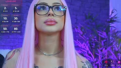 Snapshot of novajadex chatting on 05.18.26 Ariana online show from 05.18.26