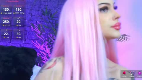 Snapshot of novajadex chatting on 05.28.26 Ariana online show from 05.28.26