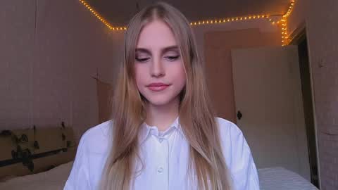 Snapshot of novastoyer chatting on 03.31.26 Mia Blake online show from 03.31.26