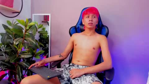 Snapshot of novaybrian chatting on 03.07.25 NovayBrian online show from 03.07.25