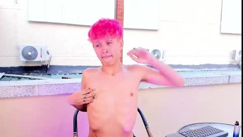 Snapshot of novaybrian chatting on 03.08.25 NovayBrian online show from 03.08.25