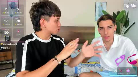 Snapshot of novaybrian chatting on 11.14.25 NovayBrian online show from 11.14.25