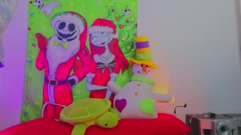 Snapshot of nude2557940 chatting on 12.21.25 Channel Cox online show from 12.21.25