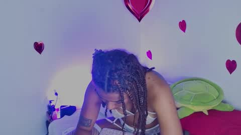 Snapshot of nude2557940 chatting on 02.18.26 Channel Cox online show from 02.18.26