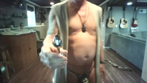 Snapshot of nudistguy194549 chatting on 04.19.26 Nudistguy online show from 04.19.26