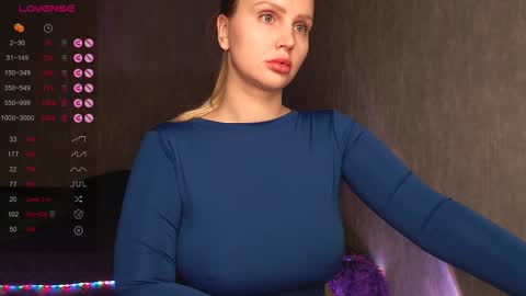 Snapshot of nutcrewlove chatting on 09.29.25 WEELCOMEEEEEEEEEE online show from 09.29.25