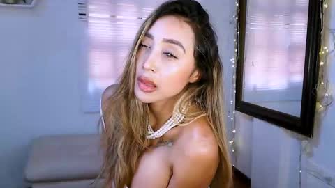 Nycole online show from 09.11.25