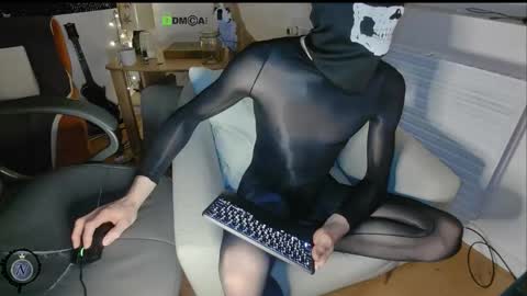 Snapshot of nyl0nnickb0y chatting on 10.22.25 Nyl0nnickb0y online show from 10.22.25