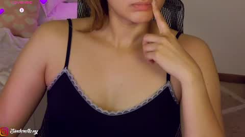 Snapshot of nylaahhh chatting on 06.12.26 Nylaah online show from 06.12.26