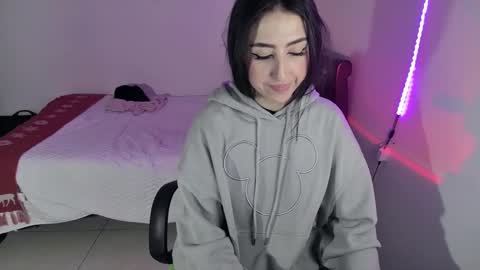 Snapshot of nymph_frida chatting on 12.04.24 Frida online show from 12.04.24