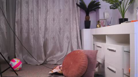 Snapshot of nyrobinova chatting on 01.22.25 nyrobinova online show from 01.22.25