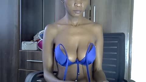 Snapshot of nyverra chatting on 05.19.26 nyverra online show from 05.19.26