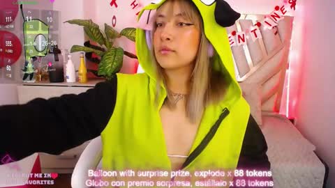 Snapshot of nyx_andria chatting on 02.12.25 Alex . online show from 02.12.25