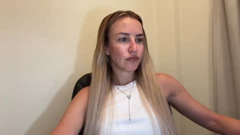 Snapshot of nyxelia_ chatting on 06.15.26 Anastasia online show from 06.15.26