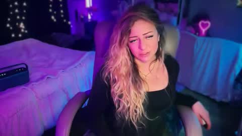 Snapshot of nyxxen chatting on 04.11.26 nyxxen online show from 04.11.26