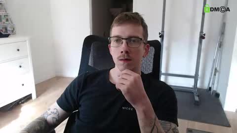 Snapshot of oatking chatting on 04.04.26 Oatking online show from 04.04.26