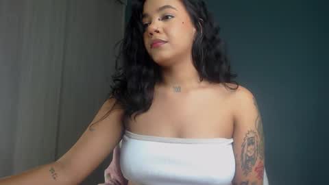 Snapshot of obeyval chatting on 09.25.25 Vale online show from 09.25.25