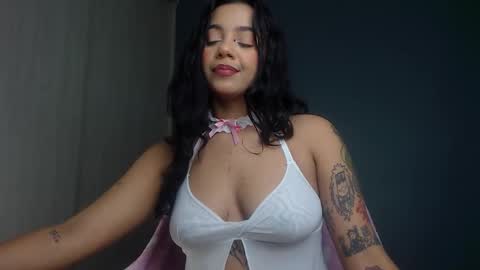 Snapshot of obeyval chatting on 10.08.25 Vale online show from 10.08.25