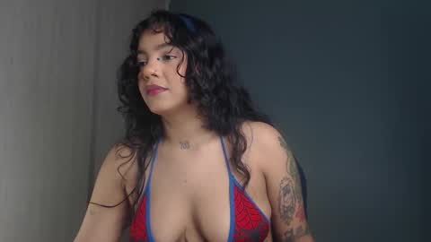 Snapshot of obeyval chatting on 11.06.25 Vale online show from 11.06.25