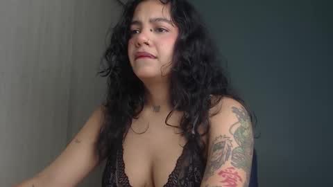 Snapshot of obeyval chatting on 11.08.25 Vale online show from 11.08.25