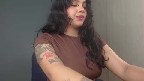 Snapshot of obeyval chatting on 11.27.25 Vale online show from 11.27.25