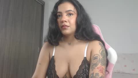 Snapshot of obeyval chatting on 04.14.26 Vale online show from 04.14.26