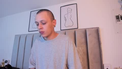 Sara Help me reach 1000 followers online show from 05.02.26