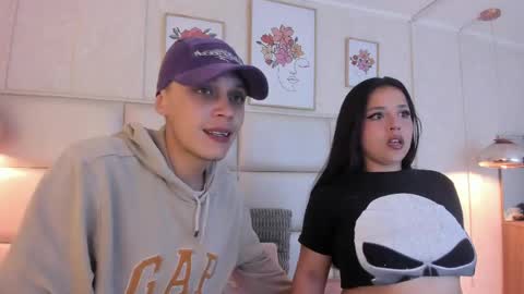 Sara Help me reach 1000 followers online show from 05.06.26