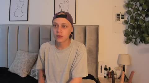 Sara Help me reach 1000 followers online show from 05.29.26