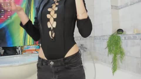 Snapshot of obsidiva chatting on 05.29.26 Elis online show from 05.29.26