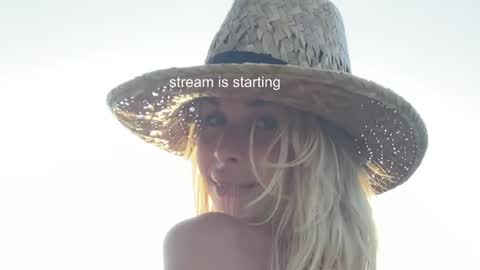 hi im Janasmall boobs big heart  warm pussy  online show from 01.02.25