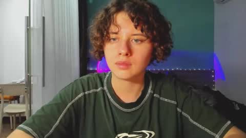 Evie online show from 01.17.25