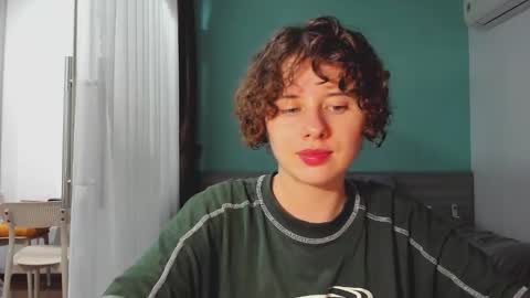 Evie online show from 01.18.25