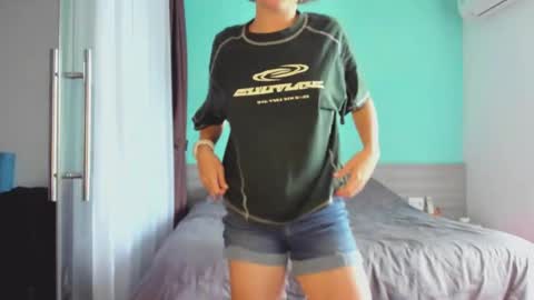 Evie online show from 02.04.25