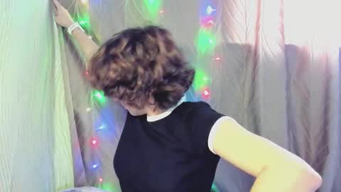 Evie online show from 09.20.25