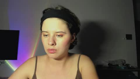 Evie online show from 04.17.26