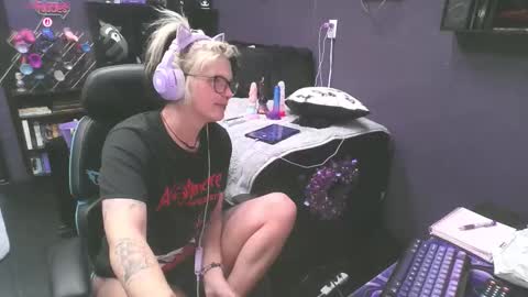 Snapshot of oddywithabody chatting on 02.20.26 Oddy With A Body online show from 02.20.26