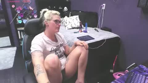 Snapshot of oddywithabody chatting on 03.04.26 Oddy With A Body online show from 03.04.26