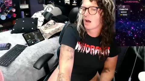 Snapshot of oddywithabody chatting on 07.21.26 Oddy With A Body online show from 07.21.26