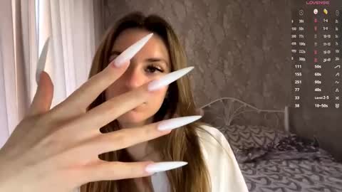 Snapshot of odelinabain chatting on 09.23.25 Mia online show from 09.23.25