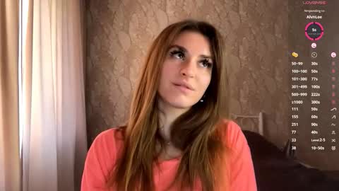 Snapshot of odelinabain chatting on 10.01.25 Mia online show from 10.01.25