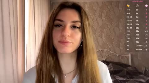 Snapshot of odelinabain chatting on 10.09.25 Mia online show from 10.09.25