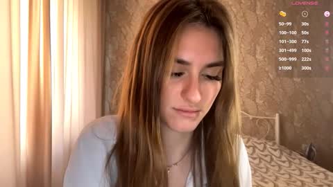 Snapshot of odelinabain chatting on 10.17.25 Mia online show from 10.17.25