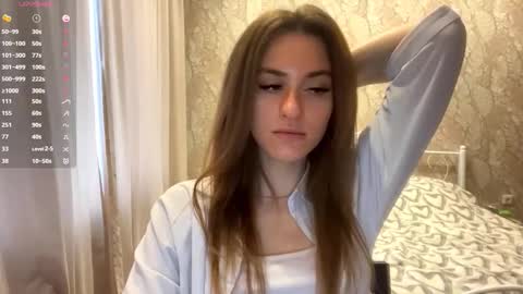 Snapshot of odelinabain chatting on 10.23.25 Mia online show from 10.23.25