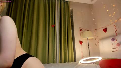 Snapshot of odelyncure chatting on 02.23.25 Lynna online show from 02.23.25