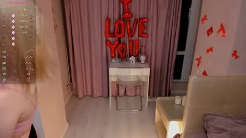 Snapshot of odelyncure chatting on 03.05.25 Lynna online show from 03.05.25